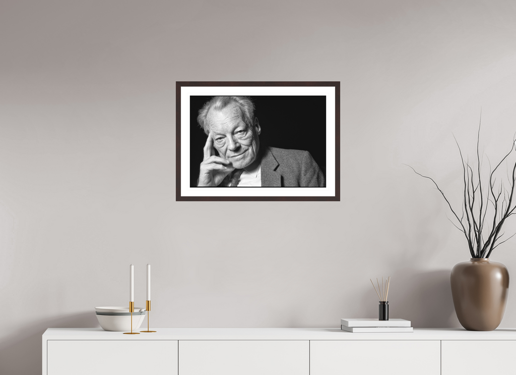 58,9 x 40 cm, Rahmen Erle dunkel, Passepartout, Hahnemühle Baryta, Museumsglas Willy Brandt, former Chancellor of the Federal Republic of Germany