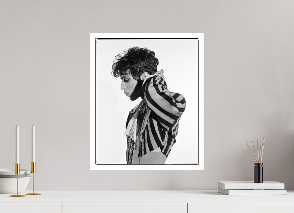 40 x 49,1 cm, Baryta 2cm rand Prince — Side Profile, Monaco 1994