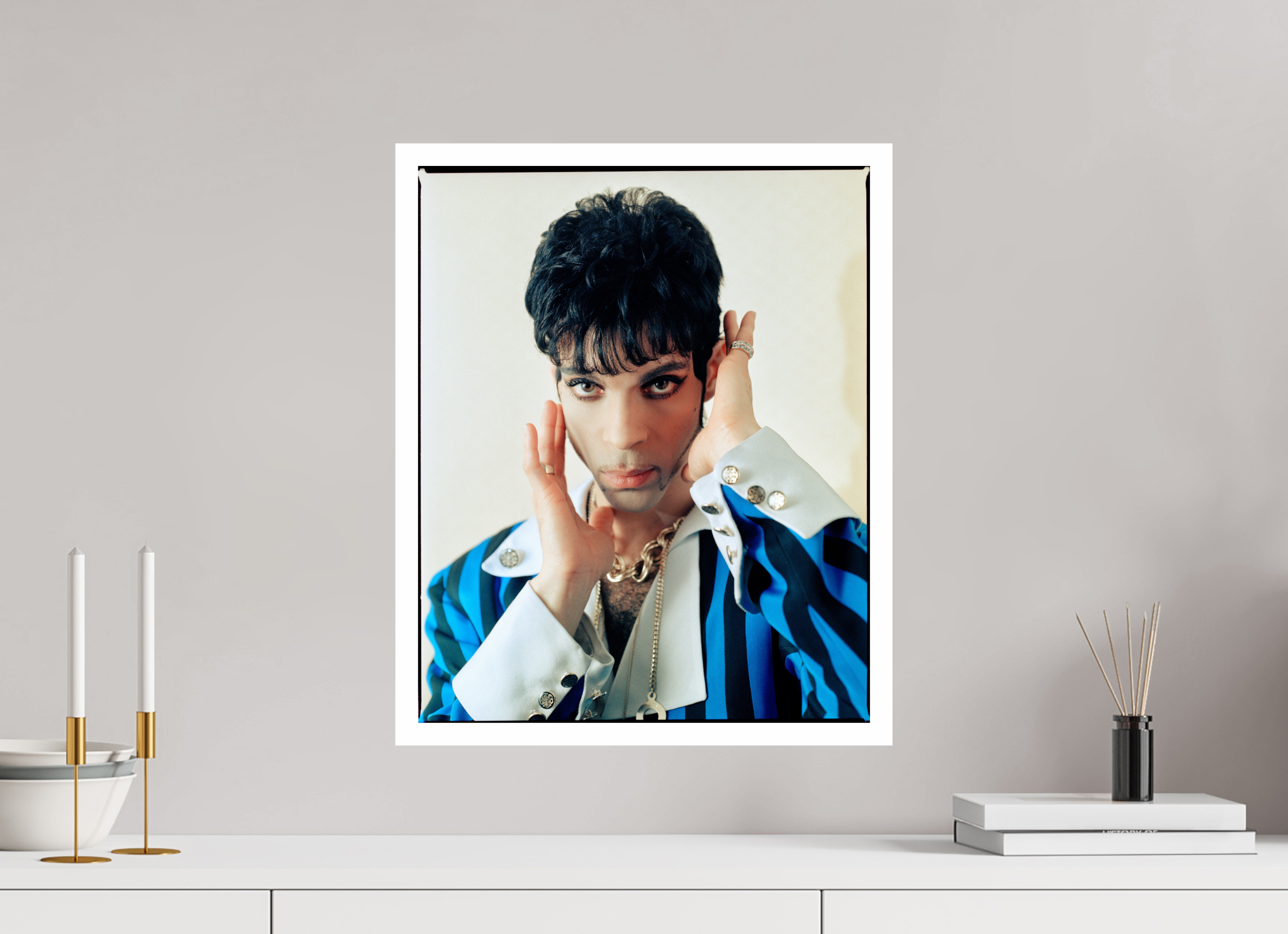 40 x 49,3 cm, Baryta 2cm rand Prince — Listening Pose, Monaco 1994